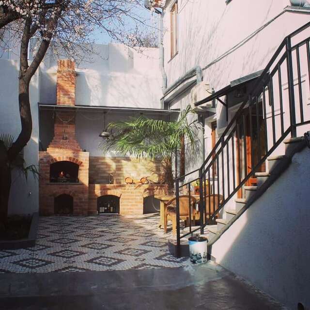 Дома для отпуска Guest House Amatuni Тбилиси-3