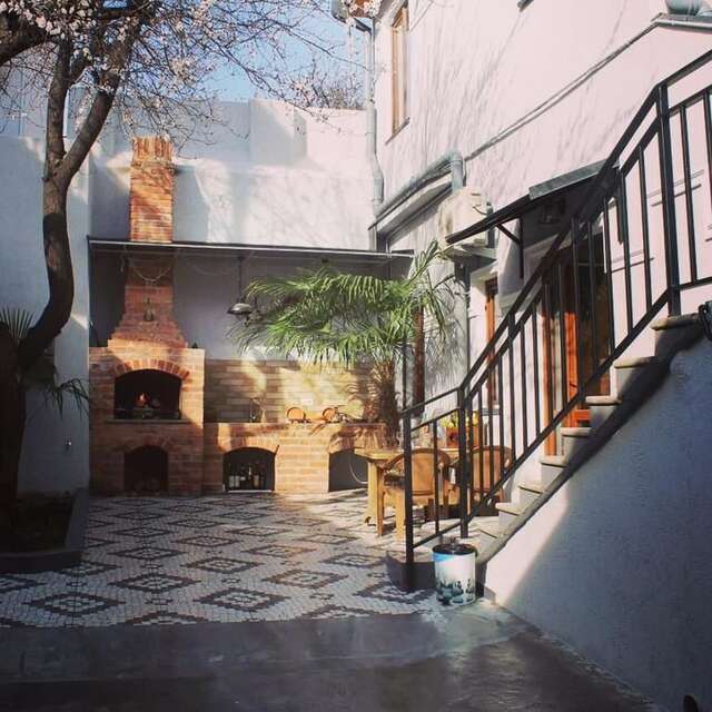 Дома для отпуска Guest House Amatuni Тбилиси-25